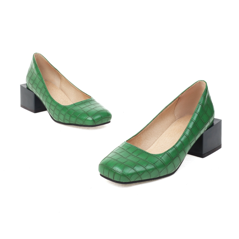 Escarpins confortables à talons bas et à bout carré avec effet