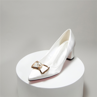 Chaussures En Satin Blanc Avec N?ud Et Perle Chaussure à Talon Bas Et Bloc Et à Bout Fermé De Mariage