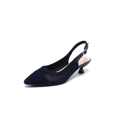 Escarpins à bout pointu et talon chaton ajouré en tricot bleu foncé