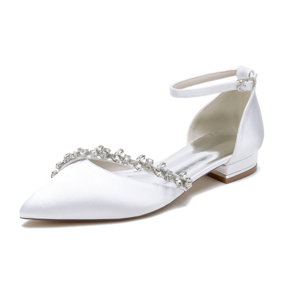 Chaussures de mariage blanches à bout pointu avec bride à la cheville et strass plats