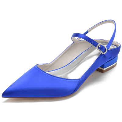 Chaussures plates en satin à bout pointu bleu royal avec bride à la cheville et boucle dos nu
