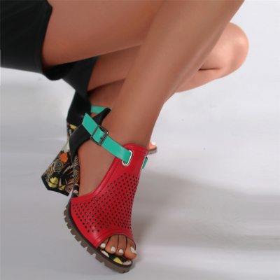 Sandales à découpes rouges et noires Sandales à talons épais à motifs