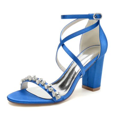 Sandales à talons épais en satin bleu royal avec brides croisées et bijoux, chaussures de mariage