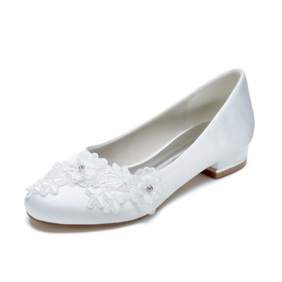 Chaussures plates de mariée confortables à bout rond et à fleurs en satin blanc