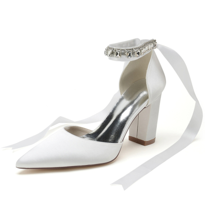Chaussures de mariage à bout pointu en satin blanc avec bride à la cheville et strass