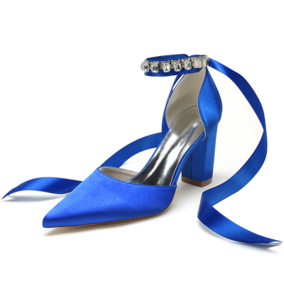 Chaussures de mariage à bout pointu en satin bleu royal avec bride à la cheville et strass