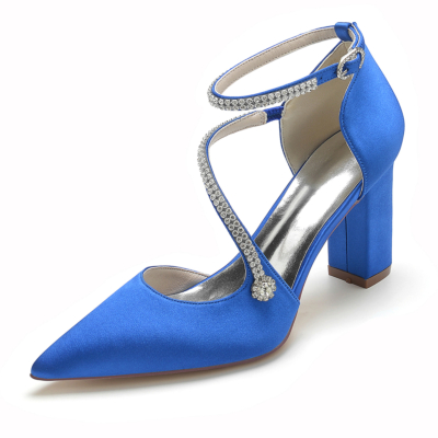 Chaussures de mariée en satin bleu à bout pointu avec bride à la cheville et strass